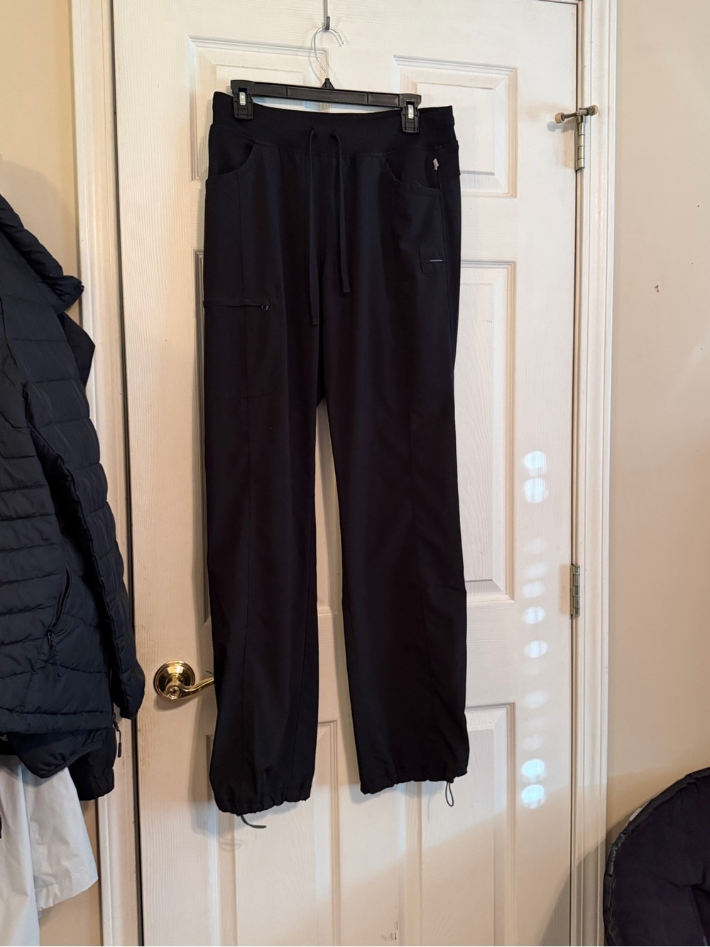 Women’s Mt black Cherokee infinity scrub pants